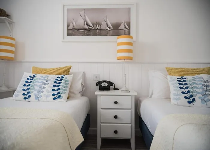 Beachlands Hotel