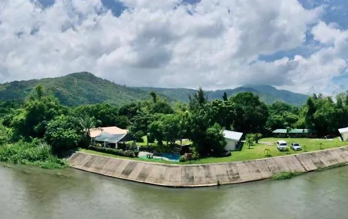 Monty'S Riverside View Resort