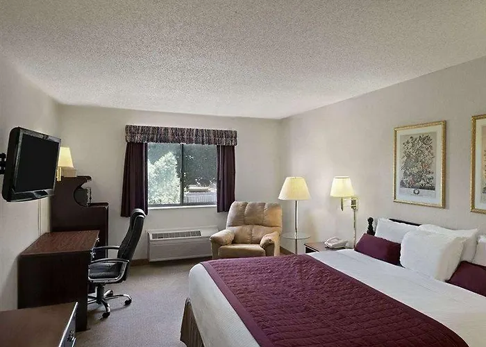 Baymont By Wyndham Whitewater