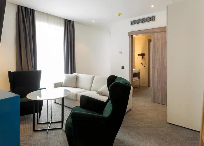 Hotel Mir