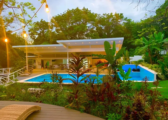 Aves Resort Montezuma