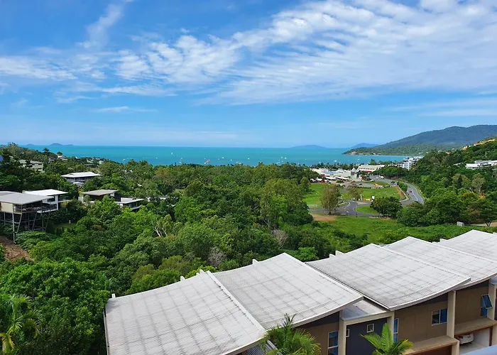 Azure Sea Whitsunday Resort