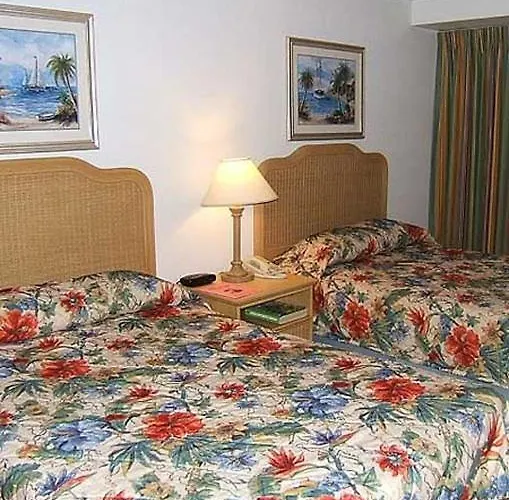 Castaways Resort And Suites