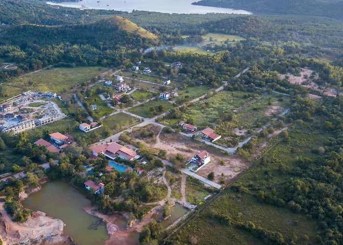 Bella Villa Coron