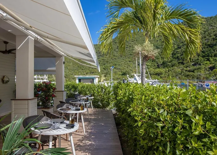 Blue Sail Hotel
