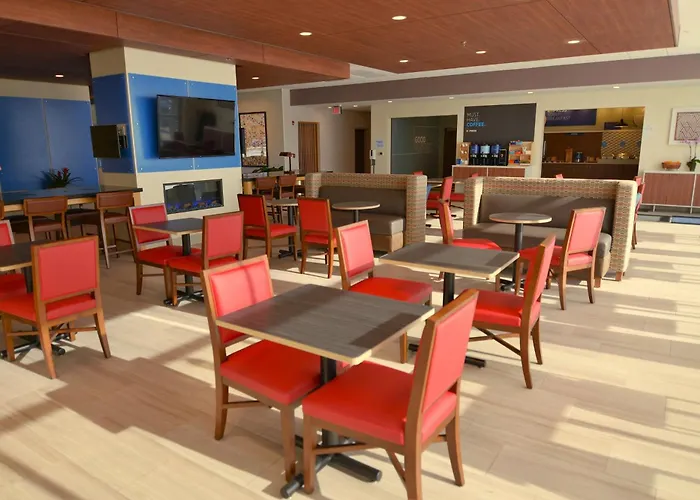 Holiday Inn Express & Suites Onalaska - La Crosse Area By Ihg