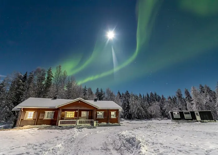 Old Pine Husky Lodge
