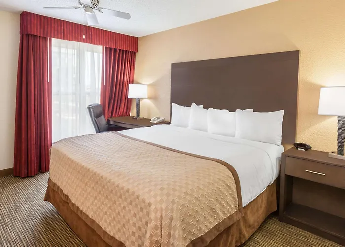 Birch Hill Suites Detroit-Warren