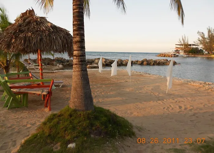 Pipers Cove Resort