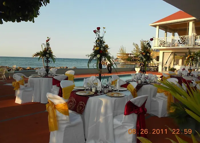 Pipers Cove Resort