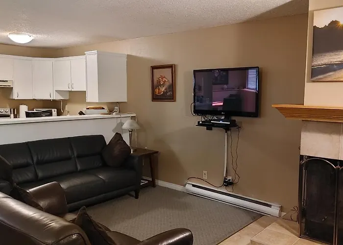 Akiskinook Resort: Lakeside Family Retreat with Diverse Amenities