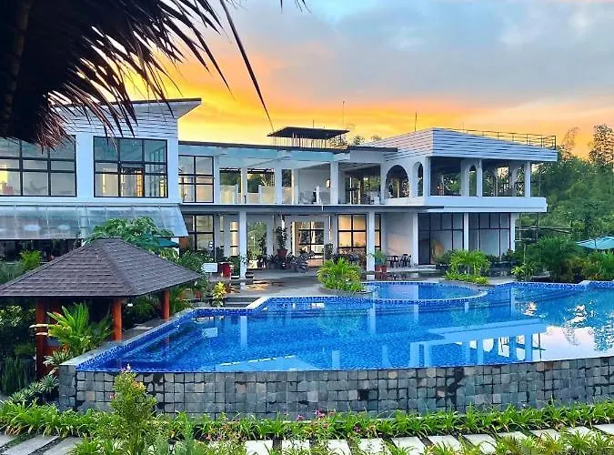 Vistapaloma Beach Resort