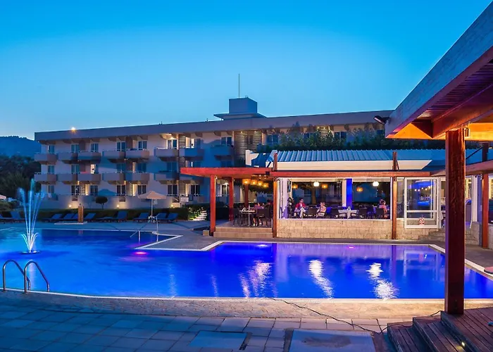 Zoes Hotel & Suites