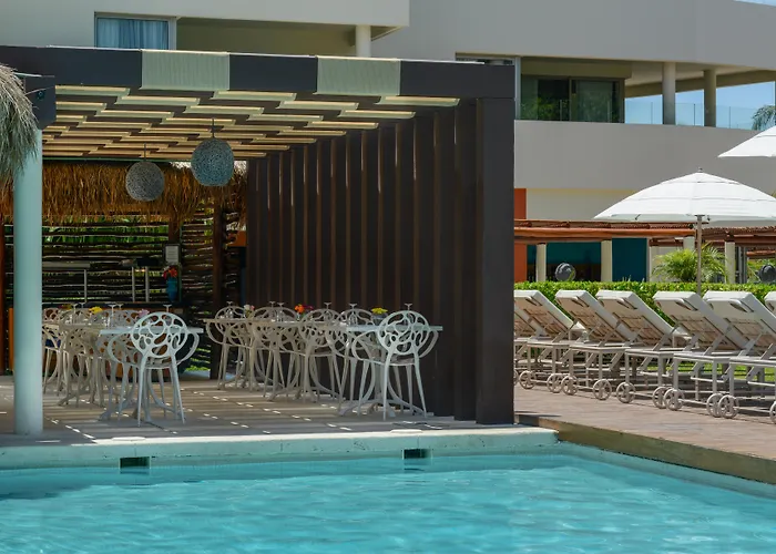 Isla Mujeres Beach Resorts