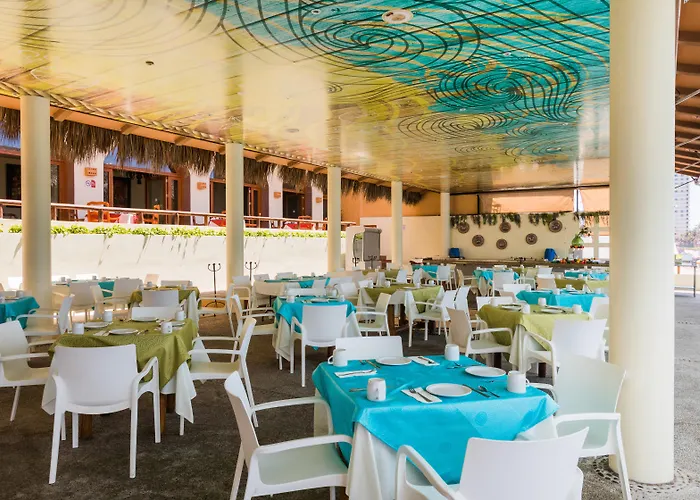 Costa De Oro Beach Hotel