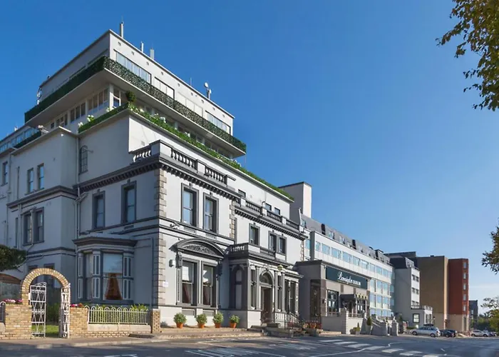 Bonnington Hotel & Leisure Centre