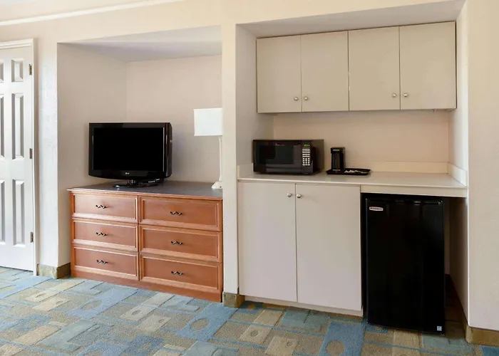 La Quinta Inn By Wyndham Phoenix Sky Harbor Airport