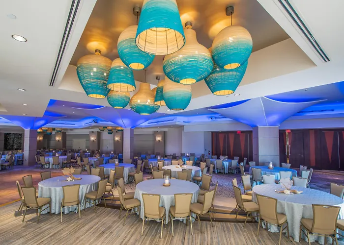 Signia Hilton Naples Grande Beach Resort