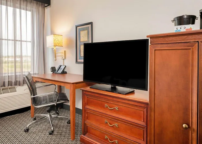 La Quinta By Wyndham Naples East