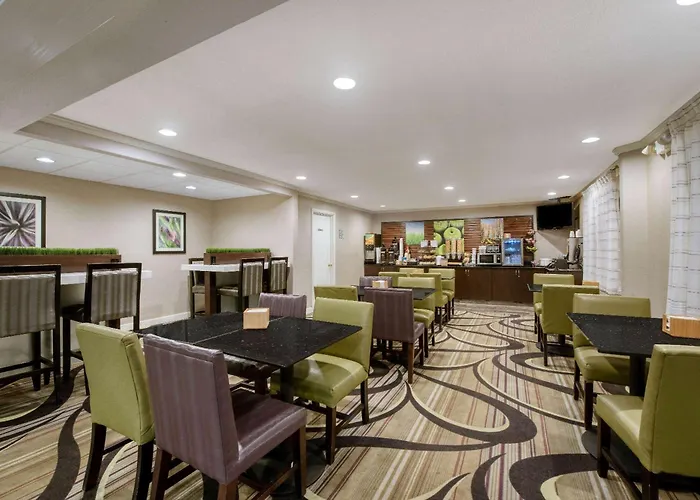La Quinta By Wyndham Cleveland Macedonia