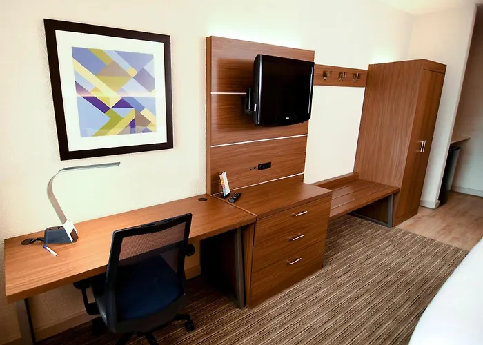 Holiday Inn Express & Suites Port Clinton-Catawba Island By Ihg