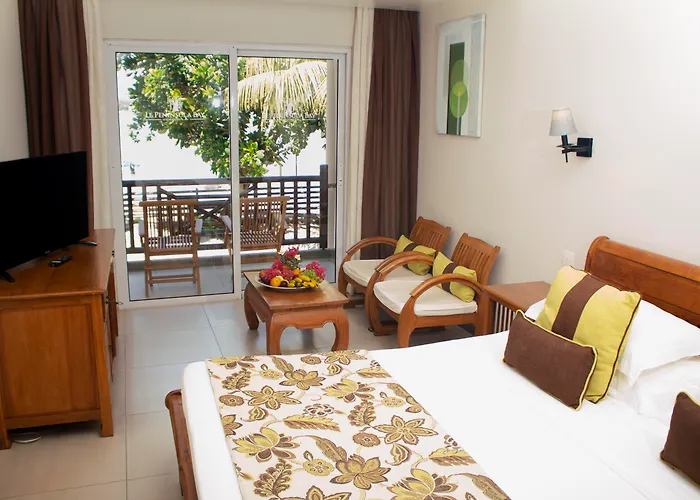 Le Peninsula Bay Beach Resort & Spa
