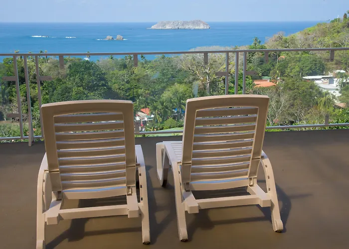 El Faro Containers Beach Hotel