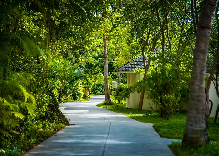 Villa Nautica Paradise Island Resort