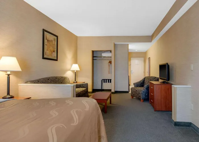 Paris Resorts