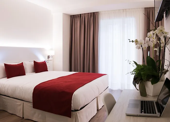Hotel Pompaelo Plaza Del Ayuntamiento & Spa