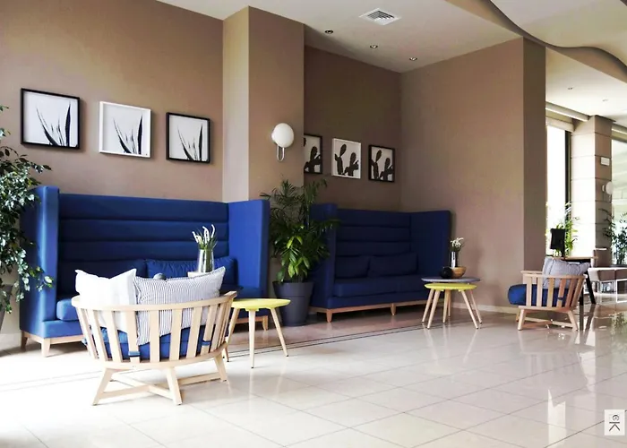 Hotel Avra By Smile Hotels - Free Airport Shuttle