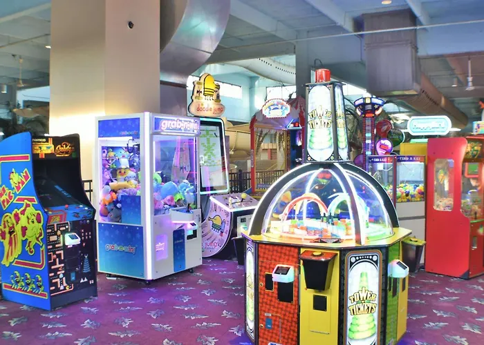 Ramada By Wyndham Sioux Falls Airport - Waterpark Resort & Event Center