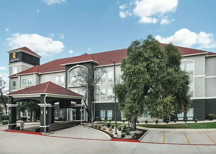 La Quinta By Wyndham San Antonio The Dominion