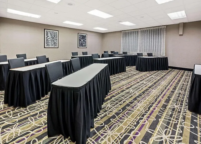 La Quinta Inn & Suites By Wyndham Tacoma - Seattle