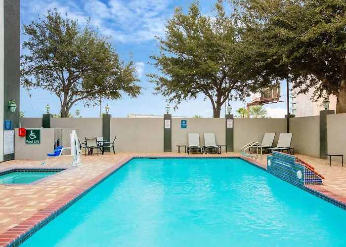 La Quinta By Wyndham Mission At West Mcallen