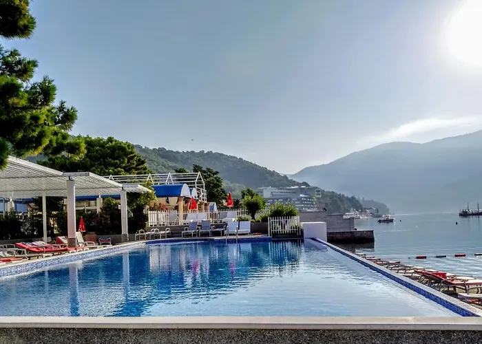 Carine Hotel Delfin