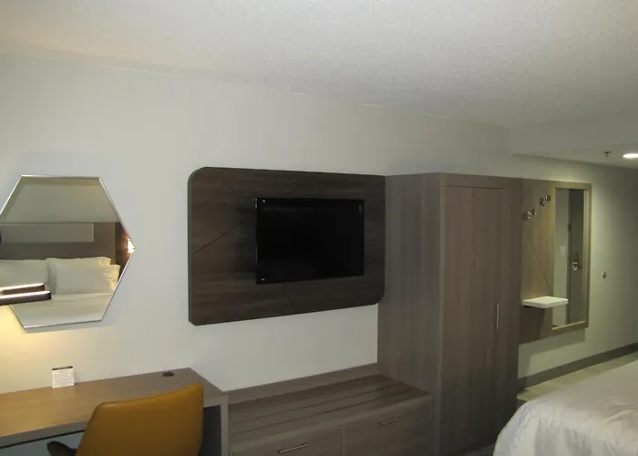 Holiday Inn Express & Suites Donegal By Ihg