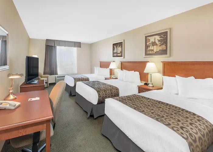 Ramada By Wyndham Clairmont/Grande Prairie