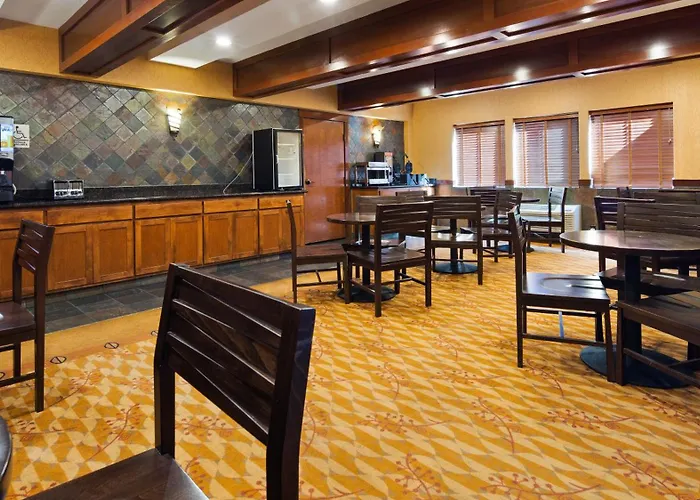 Lloyd Hotel Astoria Bayfront, An Ascend Collection Hotel