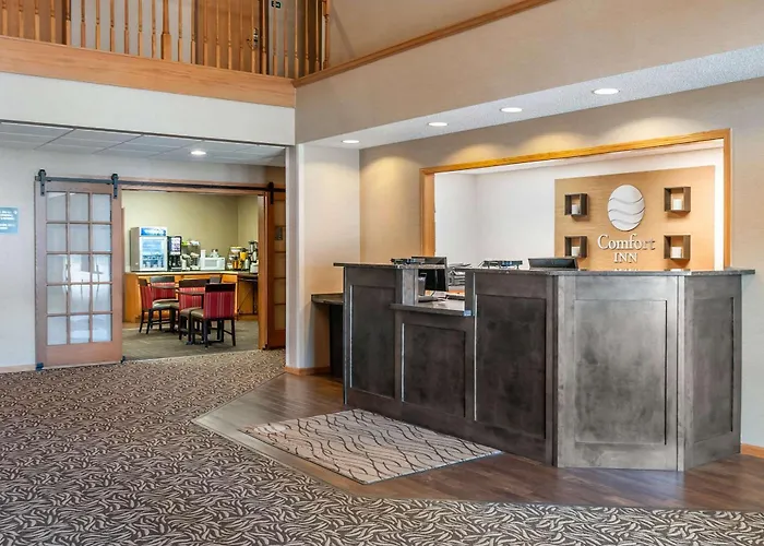 Comfort Inn Dyersville Near The Field Of Dreams
