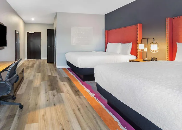 La Quinta Inn & Suites By Wyndham Lewisville