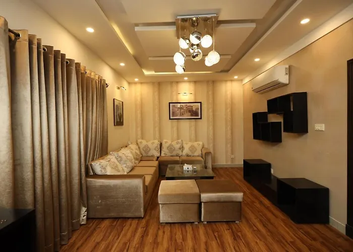 Safari Club 4