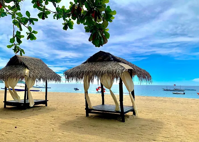 The Henry Resort Taramindu Laiya