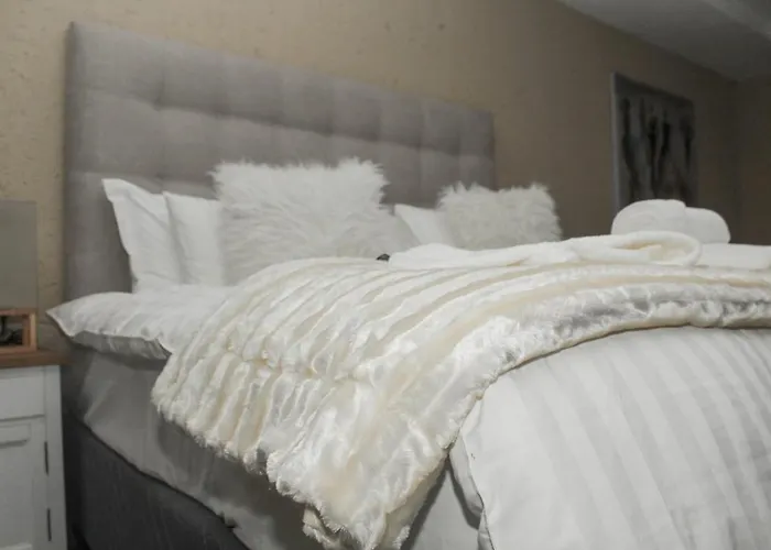 The Bridge Boutique Lodge