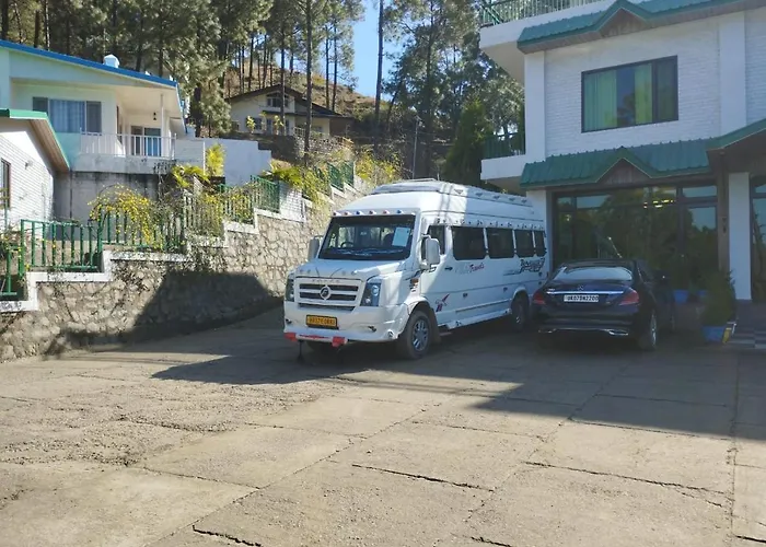 Pineland Resorts & Chalets Kasauli
