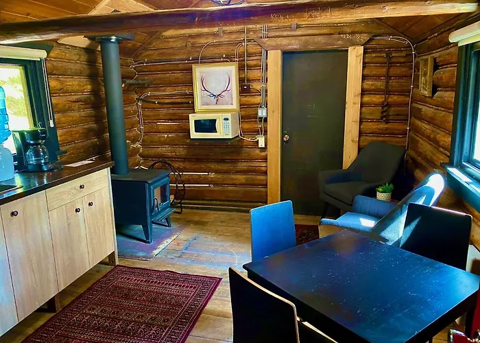 Chute Lake Lodge