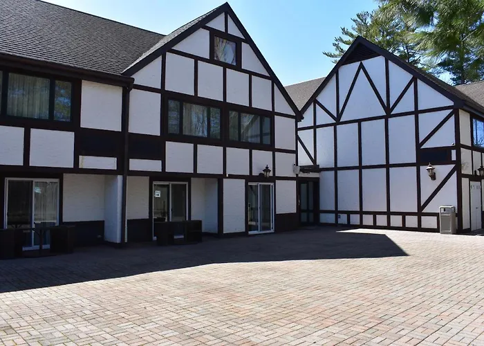 East Norwich Inn