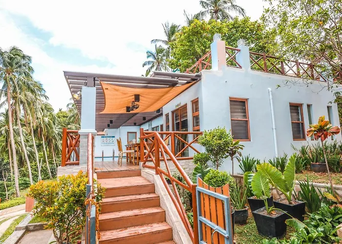 Noni'S Resort