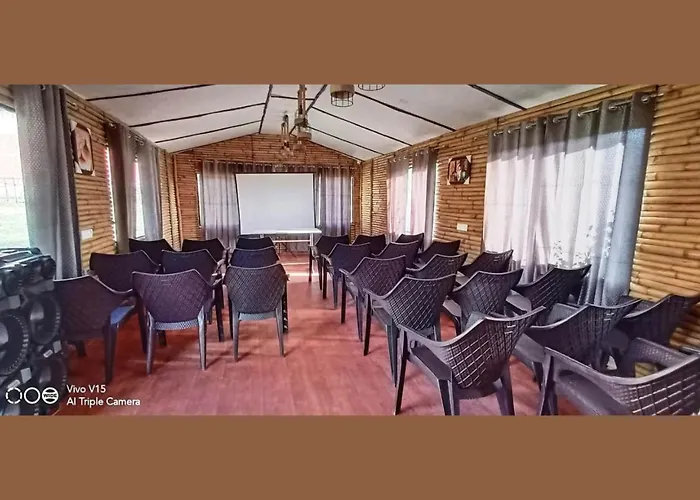 Bamboo Junction Resort - Kanatal, Valley & Mountain View