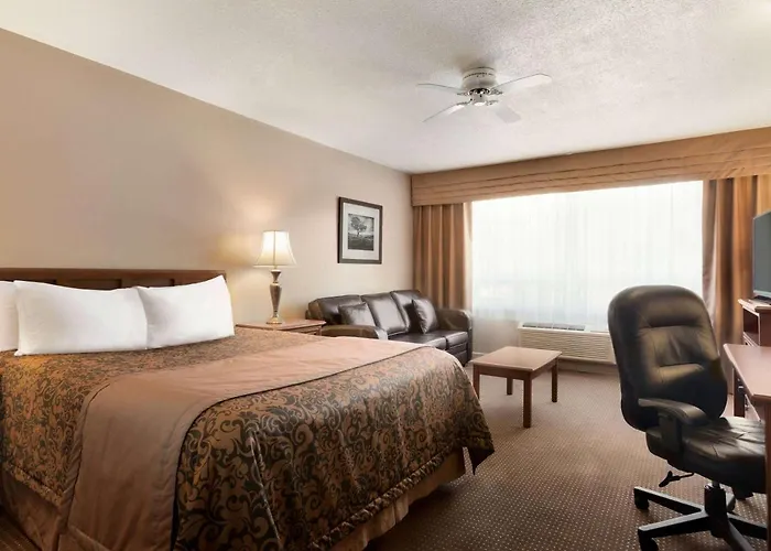 Travelodge By Wyndham Simcoe